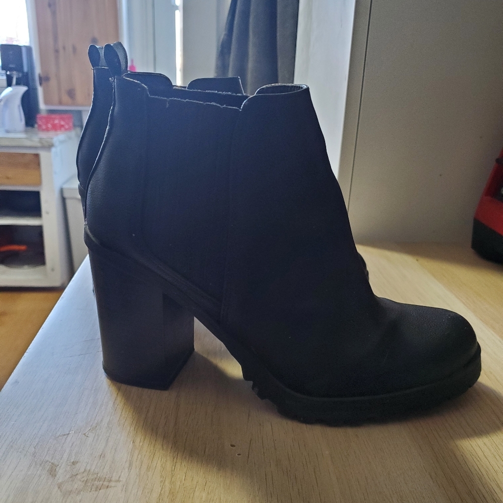 Black boots square heels